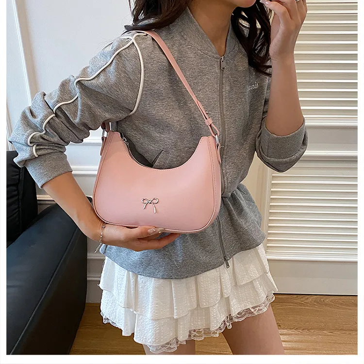 Summer New New Style Simple Shoulder Bag Niche Design Fashion Casual European Style Crescent Moon Bag Trend display picture 15
