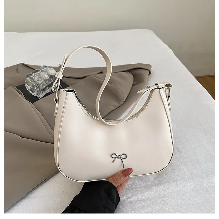 Summer New New Style Simple Shoulder Bag Niche Design Fashion Casual European Style Crescent Moon Bag Trend display picture 16