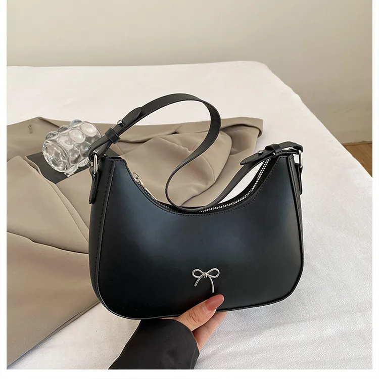 Summer New New Style Simple Shoulder Bag Niche Design Fashion Casual European Style Crescent Moon Bag Trend display picture 18
