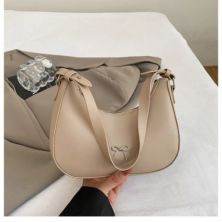 Summer New New Style Simple Shoulder Bag Niche Design Fashion Casual European Style Crescent Moon Bag Trend display picture 23