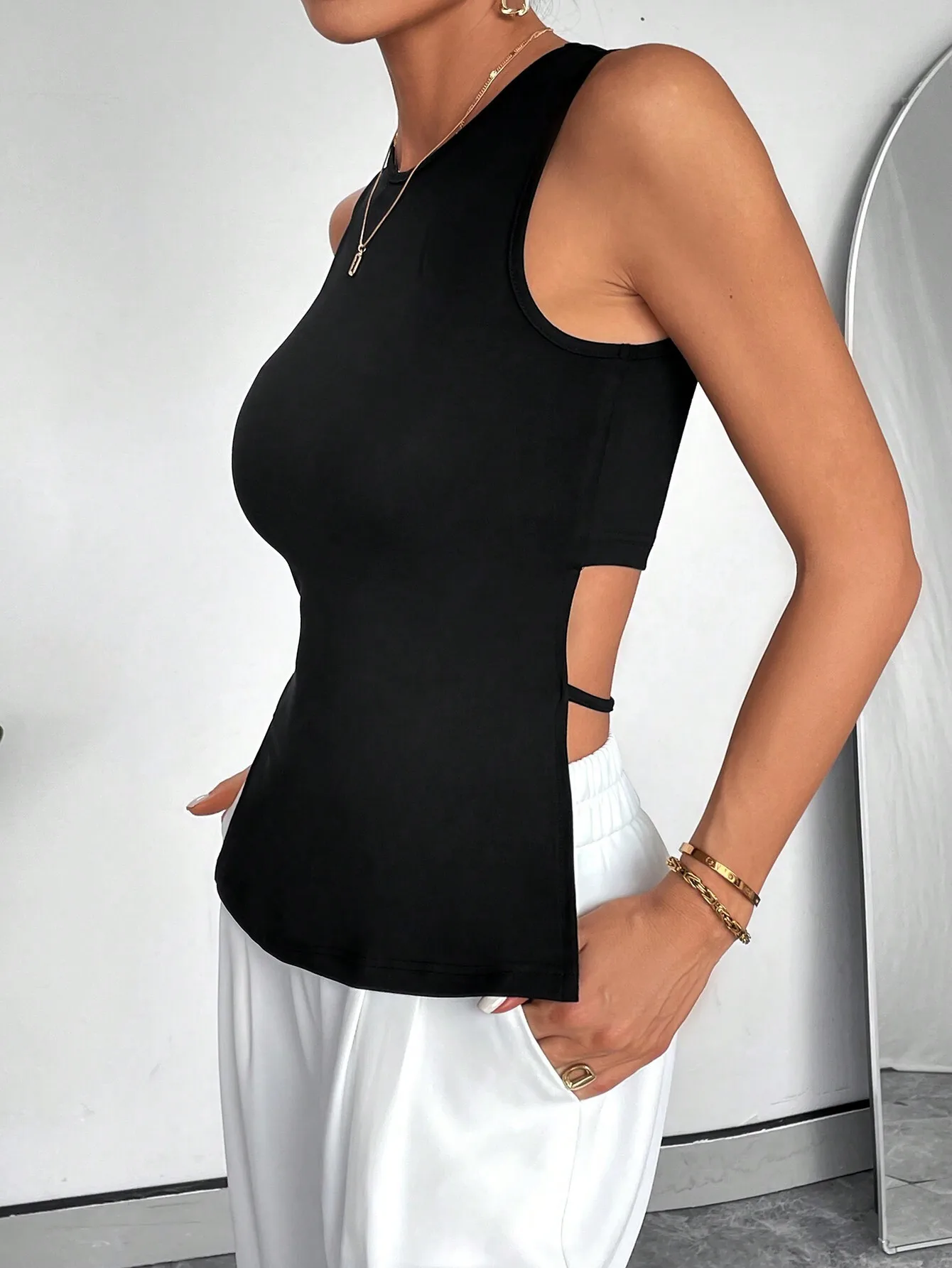 International Station  Women's  Spring And Summer New Simple Sexy Vest Front Long Rear Short Asymmetrical Top display picture 4