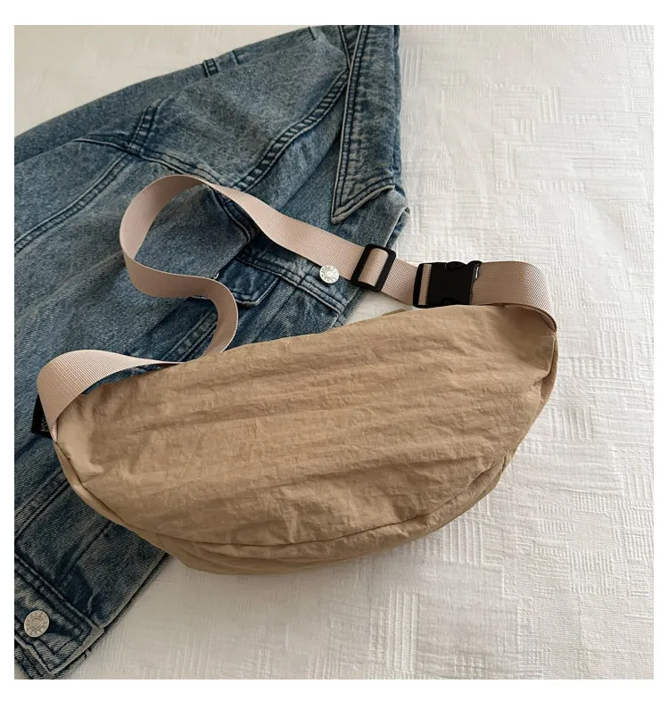 Chest Bag Women's New Sports And Leisure Solid Color Lightweight Shoulder Bag Large Capacity Versatile Crossbody Bag Portable Waist Bag Women's Bag display picture 2