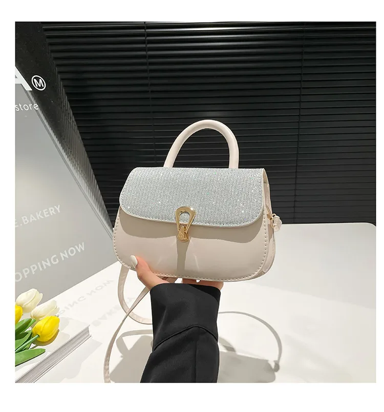 Trendy Personality Fresh Commuter Simple Women's Large-Capacity Single Shoulder Crossbody French Underarm Small Square Bag display picture 21