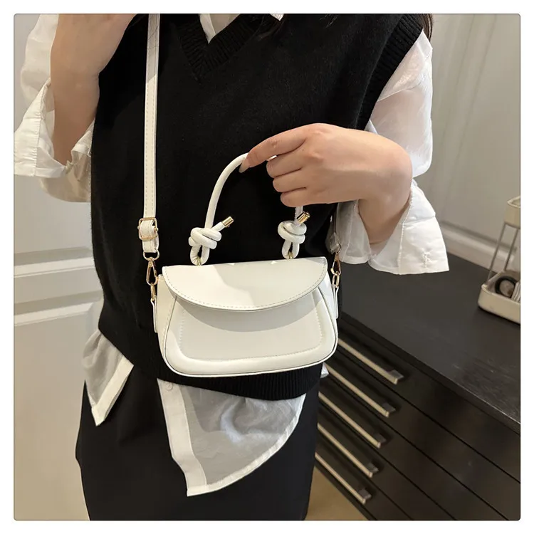 Textured Solid Color New Fashion Stylish Underarm Fashion Summer Aesthetic Single Shoulder Crossbody Small Square Bag For Women display picture 4