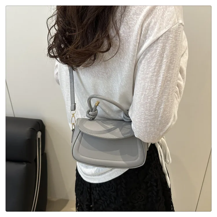 Textured Solid Color New Fashion Stylish Underarm Fashion Summer Aesthetic Single Shoulder Crossbody Small Square Bag For Women display picture 8