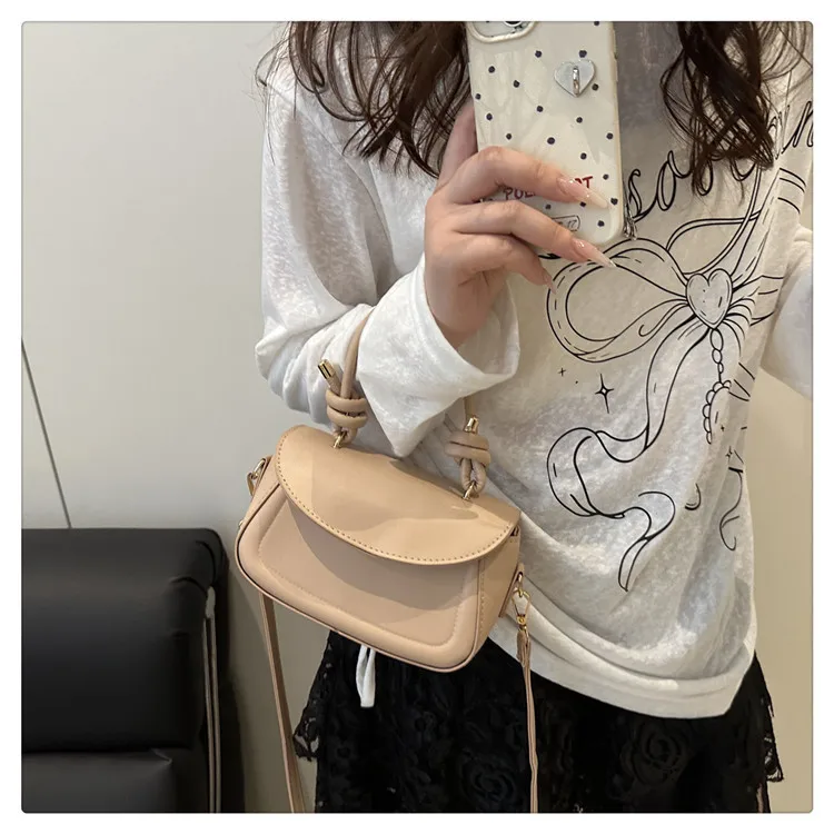 Textured Solid Color New Fashion Stylish Underarm Fashion Summer Aesthetic Single Shoulder Crossbody Small Square Bag For Women display picture 9