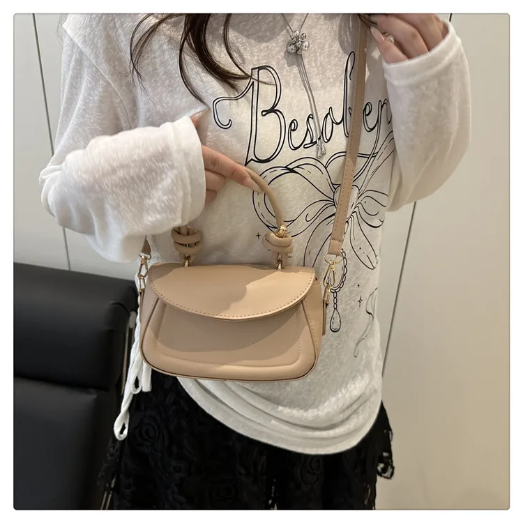 Textured Solid Color New Fashion Stylish Underarm Fashion Summer Aesthetic Single Shoulder Crossbody Small Square Bag For Women display picture 10