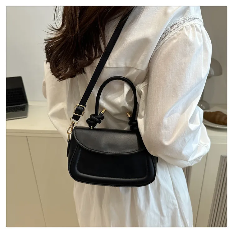 Textured Solid Color New Fashion Stylish Underarm Fashion Summer Aesthetic Single Shoulder Crossbody Small Square Bag For Women display picture 11