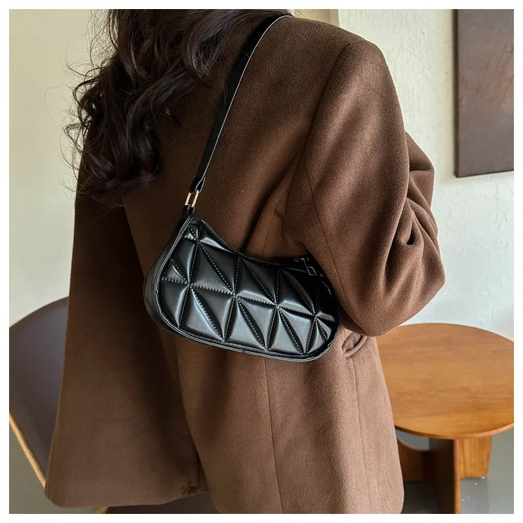 Women's Solid Color Simple Textile Shoulder Bag Women's  Spring And Autumn New All-match Underarm Bag Women's Bag New Women's Bag display picture 18