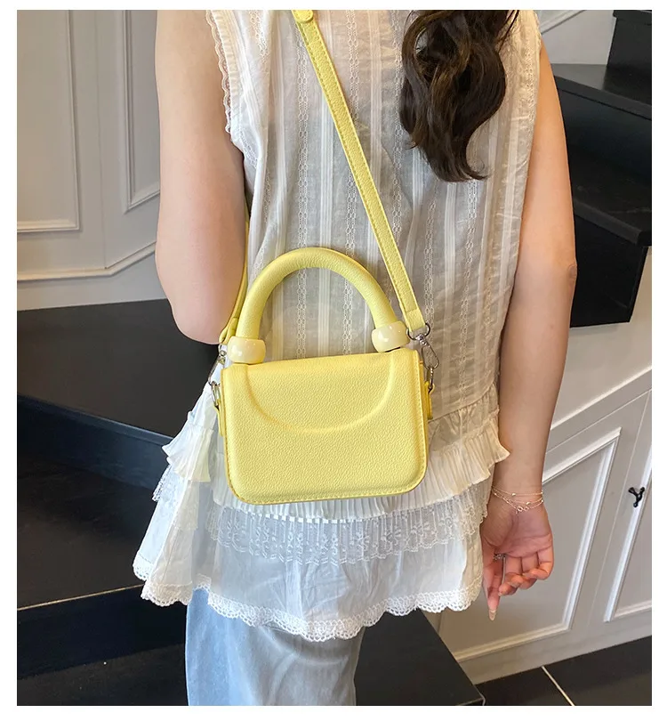 Mini Small Bag  New Fashion Versatile Crossbody Bag Summer Commuting Portable Small Square Bag display picture 1
