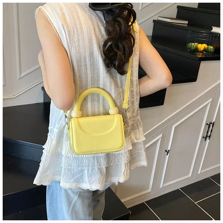Mini Small Bag  New Fashion Versatile Crossbody Bag Summer Commuting Portable Small Square Bag display picture 4