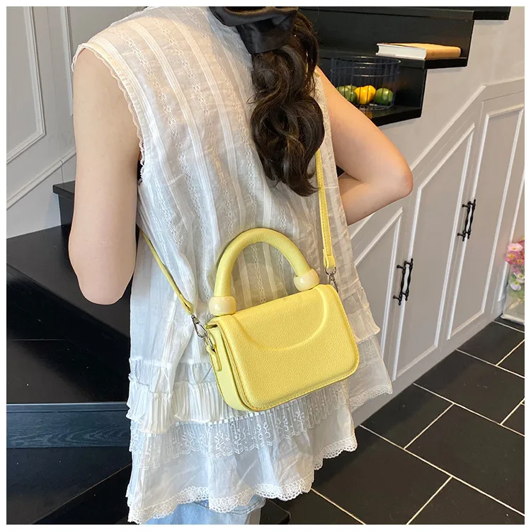 Mini Small Bag  New Fashion Versatile Crossbody Bag Summer Commuting Portable Small Square Bag display picture 6