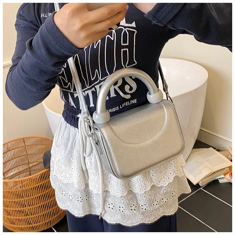 Mini Small Bag  New Fashion Versatile Crossbody Bag Summer Commuting Portable Small Square Bag display picture 20