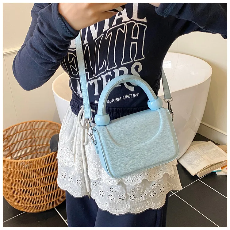 Mini Small Bag  New Fashion Versatile Crossbody Bag Summer Commuting Portable Small Square Bag display picture 24