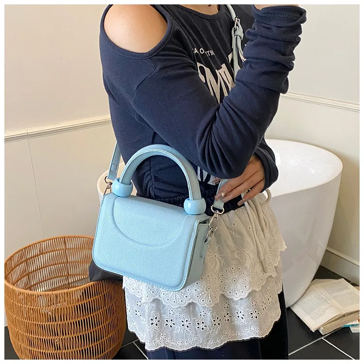 Mini Small Bag  New Fashion Versatile Crossbody Bag Summer Commuting Portable Small Square Bag display picture 25