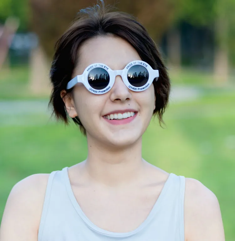 Sunglasses Batch Large Frame Round Sunglasses Women's  Trendy Light Color Sunglasses Fashion Personality Internet Celebrated Glasses Street Shot display picture 4