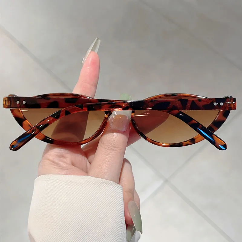 Fashion  New Cat's Eye Small Frame Internet Popular Same Style Sunglasses Street Shot Slimming Personalized Trendy  Style Sunglasses display picture 5