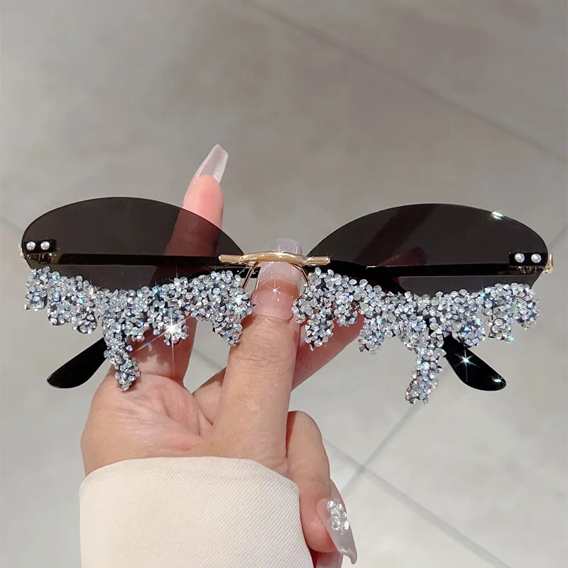 New  Borderless Diamond-encrusted Angel Tears Sunglasses Spice Girls Street Shooting Cool Personality Funny Sunglasses display picture 2