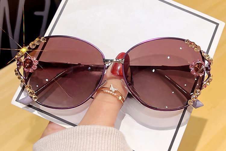 New Polarized Sunglasses, Sun Protection, Uv Protection, High-End Metal Sunglasses, Fashionable Diamond-Studded Light Luxury, Slimming And Trendy Style display picture 5