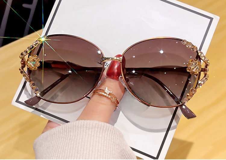 New Polarized Sunglasses, Sun Protection, Uv Protection, High-End Metal Sunglasses, Fashionable Diamond-Studded Light Luxury, Slimming And Trendy Style display picture 7