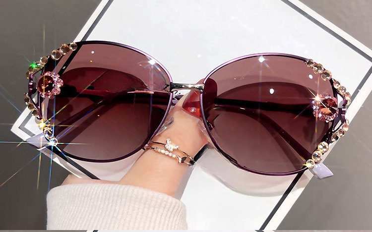New Polarized Sunglasses, Sun Protection, Uv Protection, High-End Metal Sunglasses, Fashionable Diamond-Studded Light Luxury, Slimming And Trendy Style display picture 10