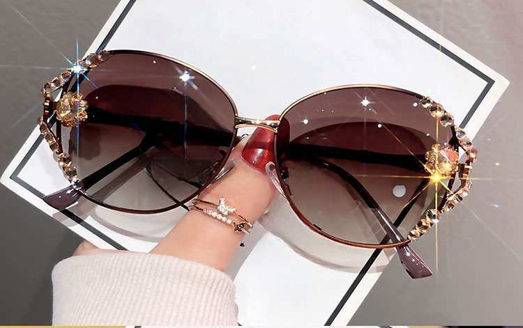 New Polarized Sunglasses, Sun Protection, Uv Protection, High-End Metal Sunglasses, Fashionable Diamond-Studded Light Luxury, Slimming And Trendy Style display picture 11