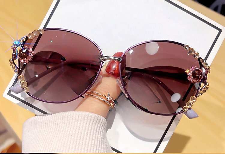 New Polarized Sunglasses, Sun Protection, Uv Protection, High-End Metal Sunglasses, Fashionable Diamond-Studded Light Luxury, Slimming And Trendy Style display picture 12