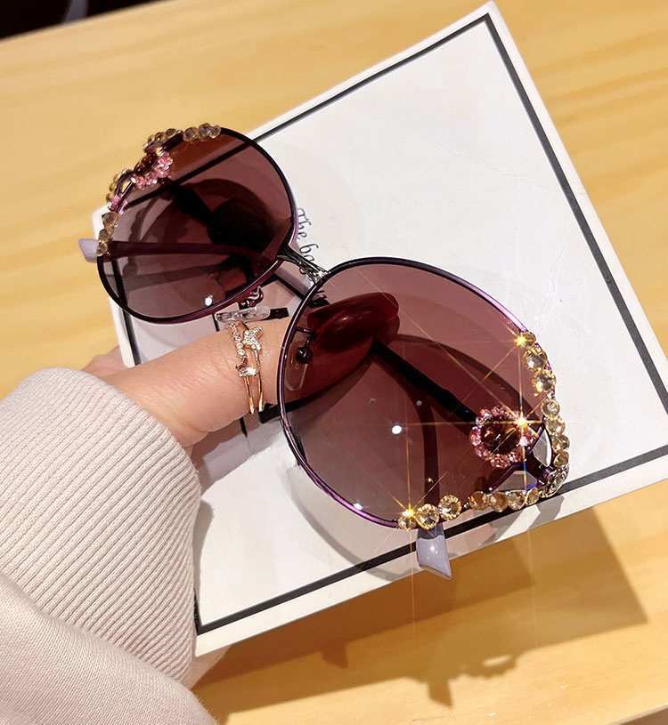 New Polarized Sunglasses, Sun Protection, Uv Protection, High-End Metal Sunglasses, Fashionable Diamond-Studded Light Luxury, Slimming And Trendy Style display picture 13