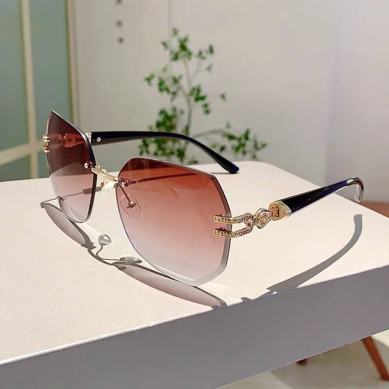 Style Ins Fashionable Frameless Cut Edge Gradient Sunglasses Light Luxury Elegant Personalized Trendy Irregular Sunglasses display picture 14