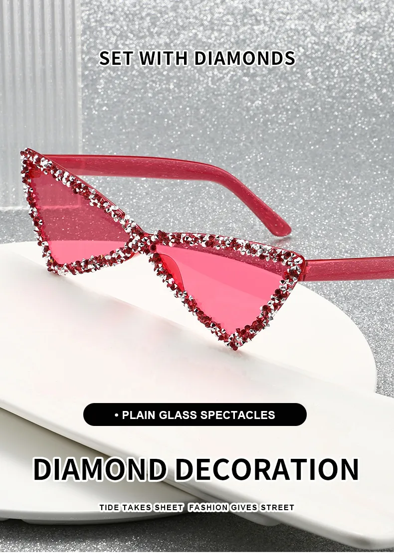 New Personalized Triangular Diamond Sunglasses  Stage Catwalk Photo Props Women's Flash Diamond Sunglasses display picture 1