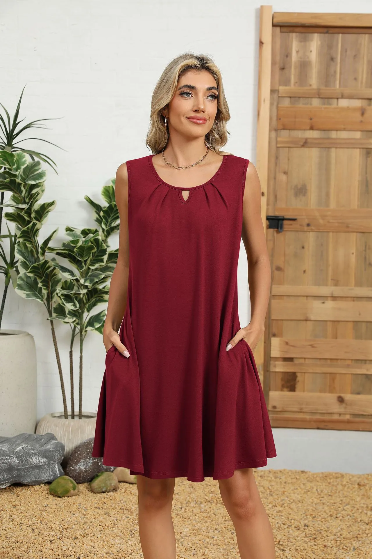 Europe And The United States  Foreign Trade  Summer New Solid Color Round Neck Hollow Pleated Sleeveless Pocket Dress display picture 11