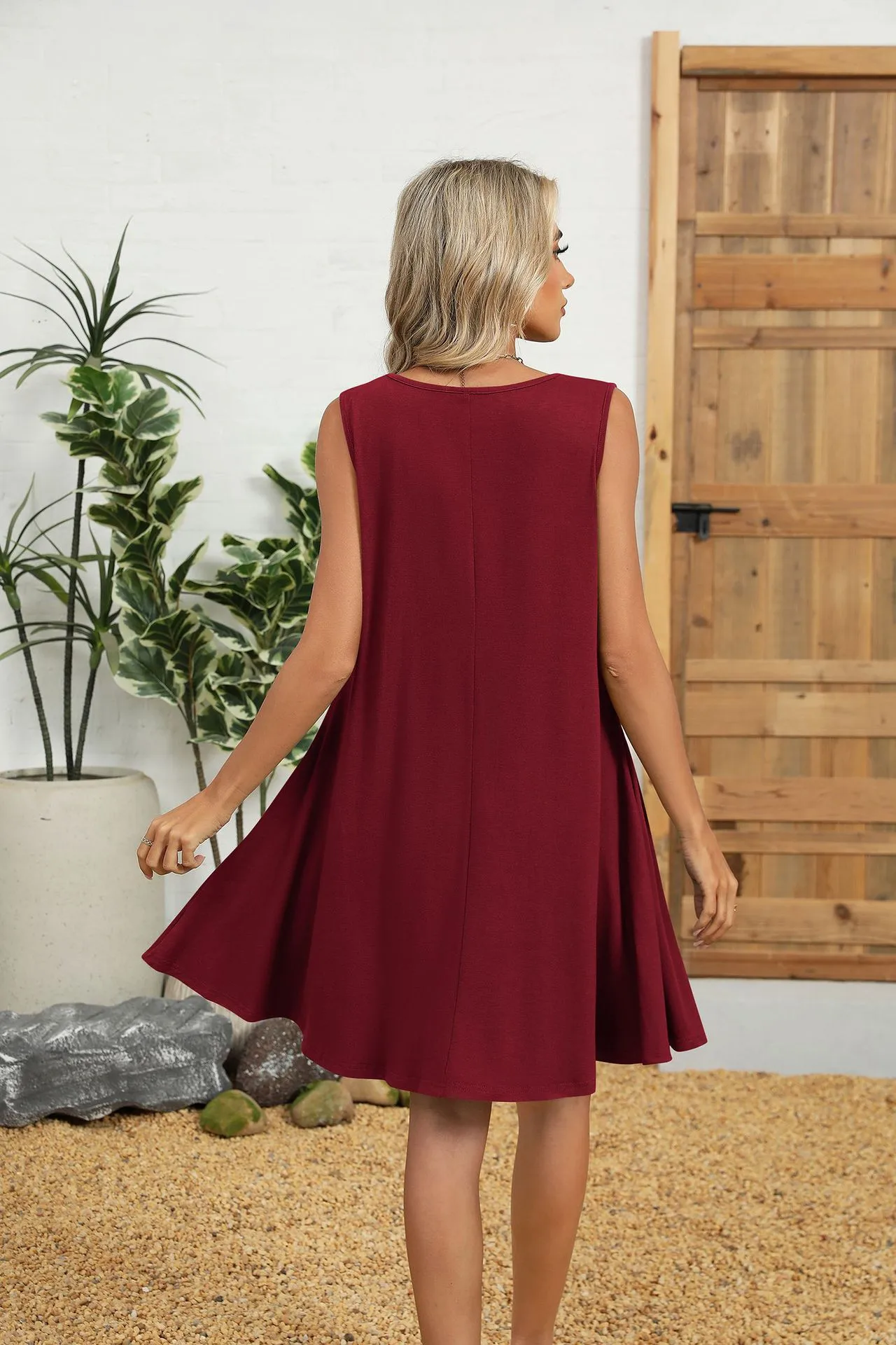 Europe And The United States  Foreign Trade  Summer New Solid Color Round Neck Hollow Pleated Sleeveless Pocket Dress display picture 13