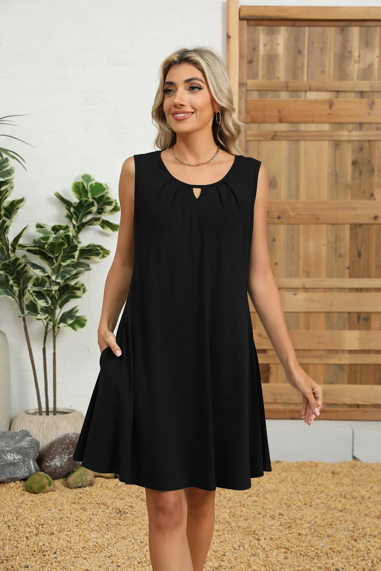 Europe And The United States  Foreign Trade  Summer New Solid Color Round Neck Hollow Pleated Sleeveless Pocket Dress display picture 16