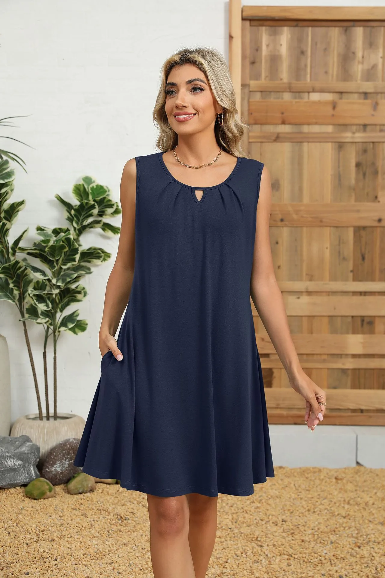 Europe And The United States  Foreign Trade  Summer New Solid Color Round Neck Hollow Pleated Sleeveless Pocket Dress display picture 22