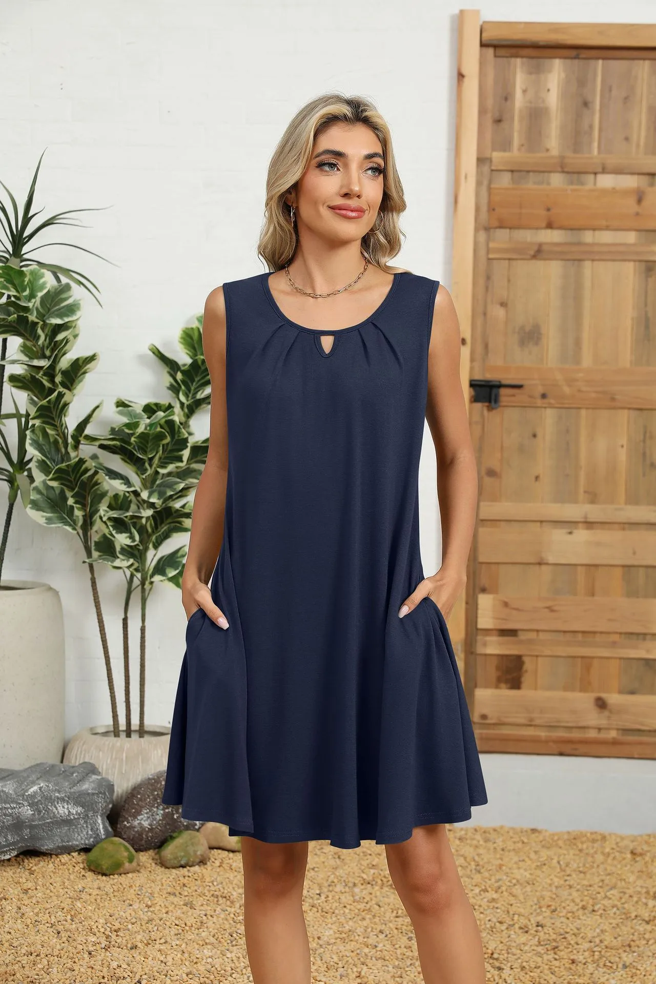 Europe And The United States  Foreign Trade  Summer New Solid Color Round Neck Hollow Pleated Sleeveless Pocket Dress display picture 23