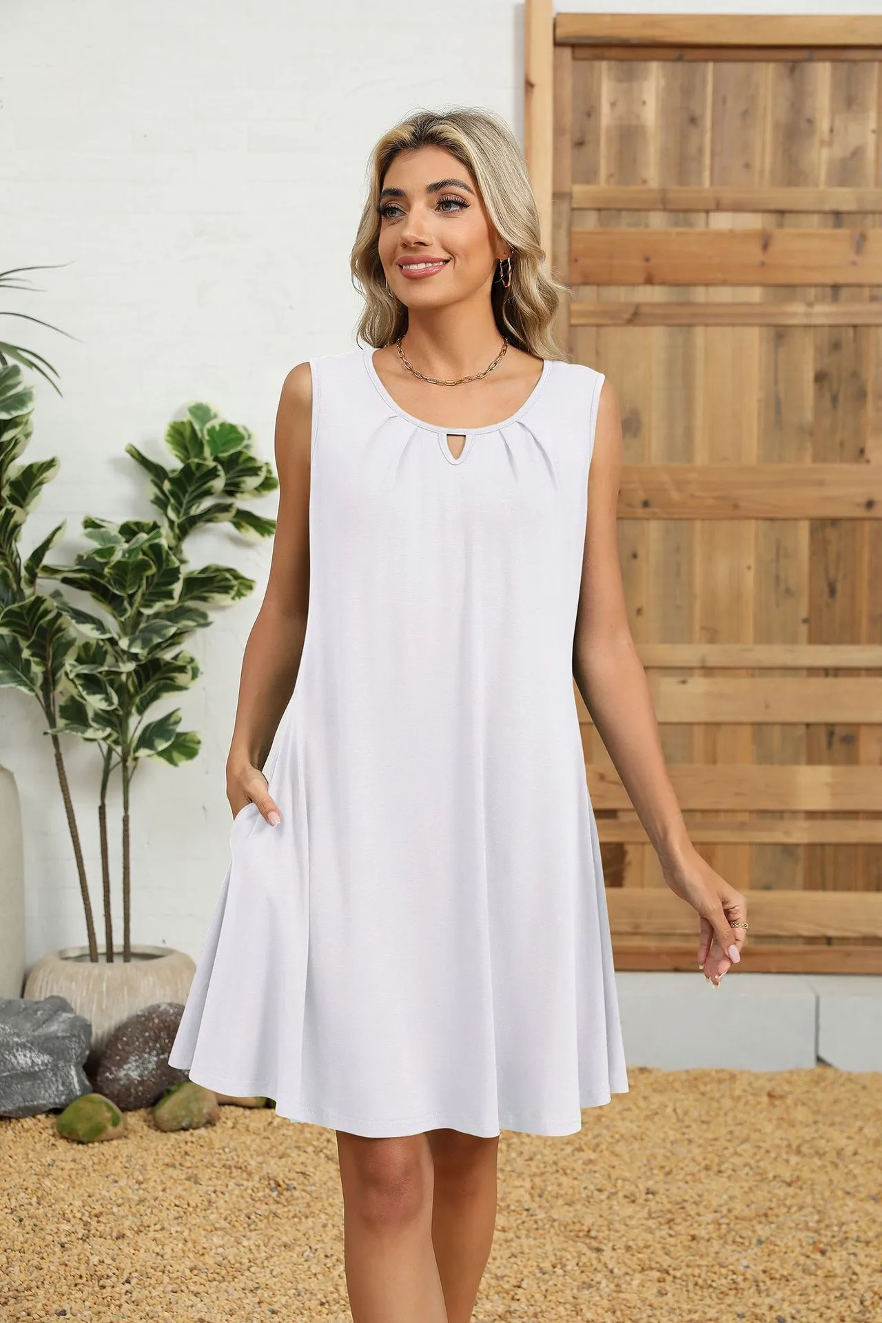 Europe And The United States  Foreign Trade  Summer New Solid Color Round Neck Hollow Pleated Sleeveless Pocket Dress display picture 32