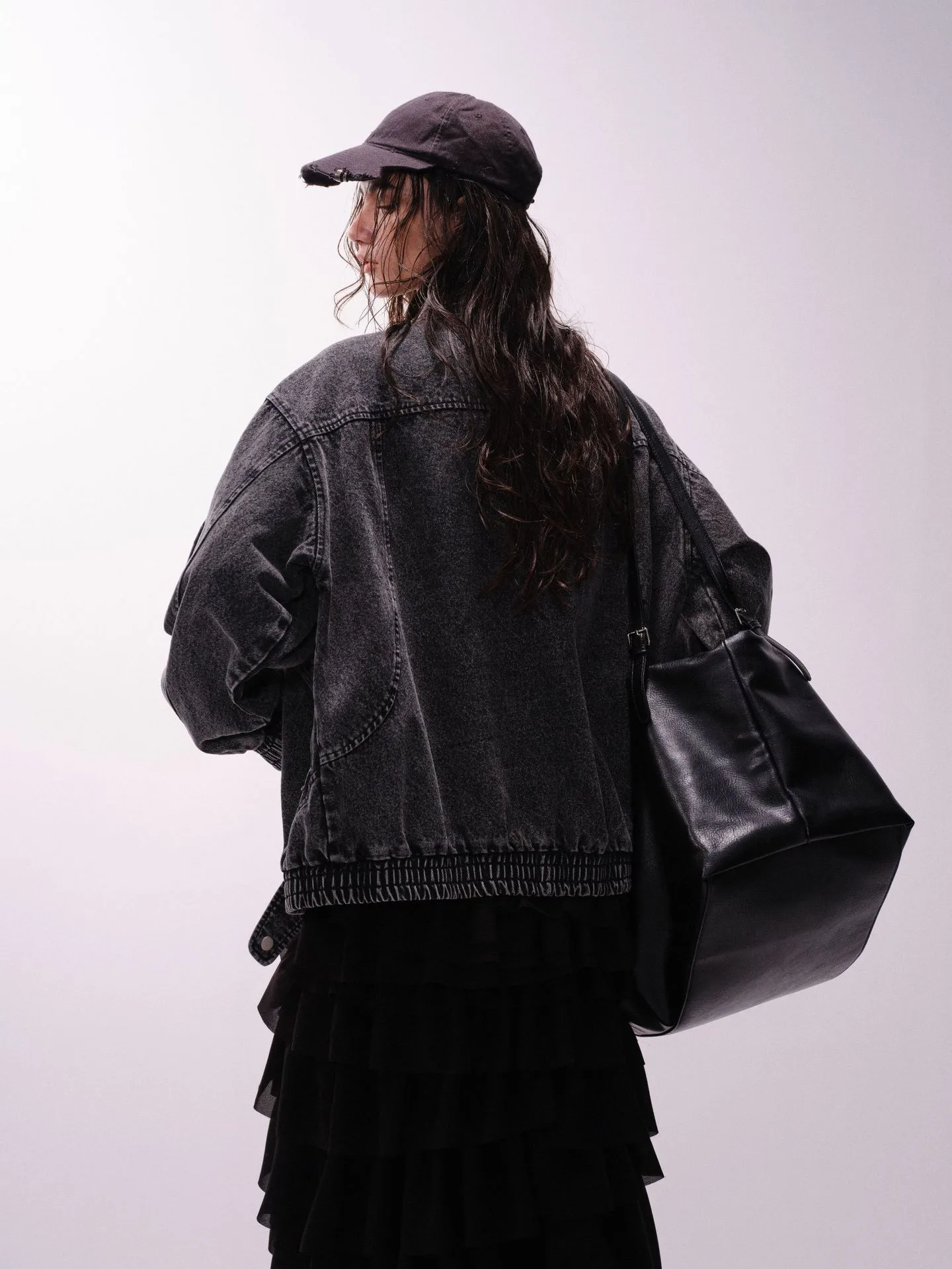 Jiayiku Men's  Spring New American Retro Smog Black Wash Water Denim Jacket Stitching Design Jacket display picture 9