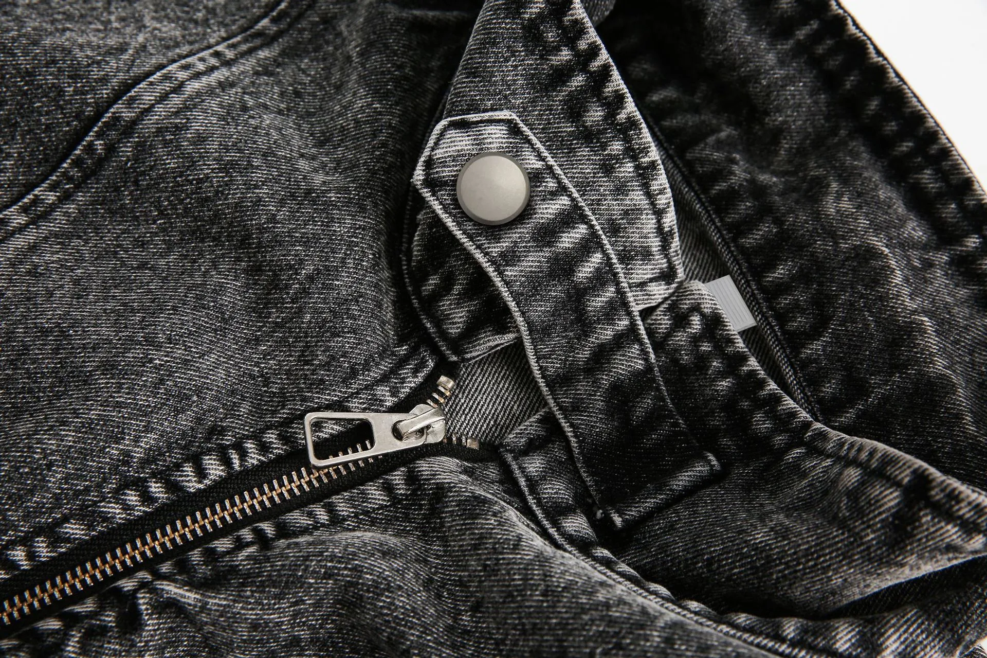 Jiayiku Men's  Spring New American Retro Smog Black Wash Water Denim Jacket Stitching Design Jacket display picture 18