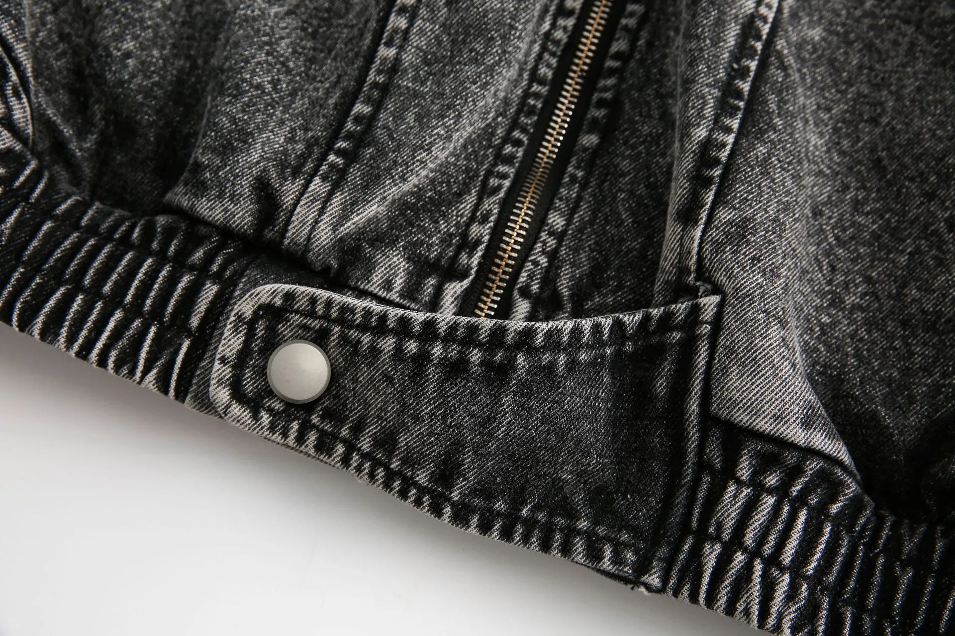 Jiayiku Men's  Spring New American Retro Smog Black Wash Water Denim Jacket Stitching Design Jacket display picture 21