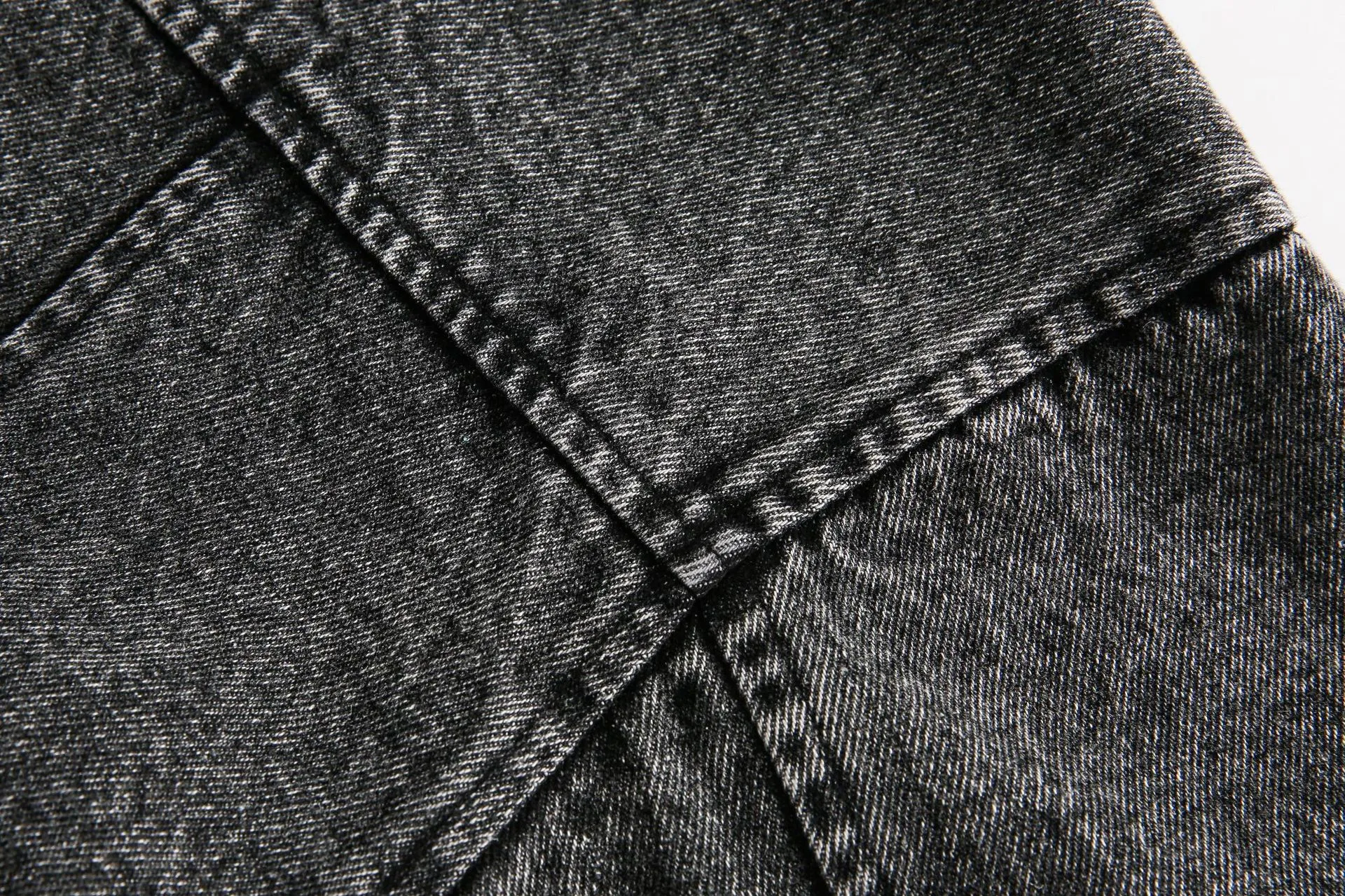 Jiayiku Men's  Spring New American Retro Smog Black Wash Water Denim Jacket Stitching Design Jacket display picture 24