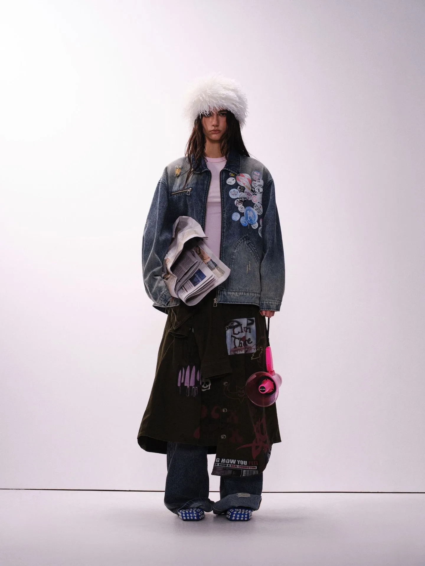 Jiayiku Tide Brand  Spring New American Retro Badge Design Gradient Wash Water Denim Jacket Coat display picture 3