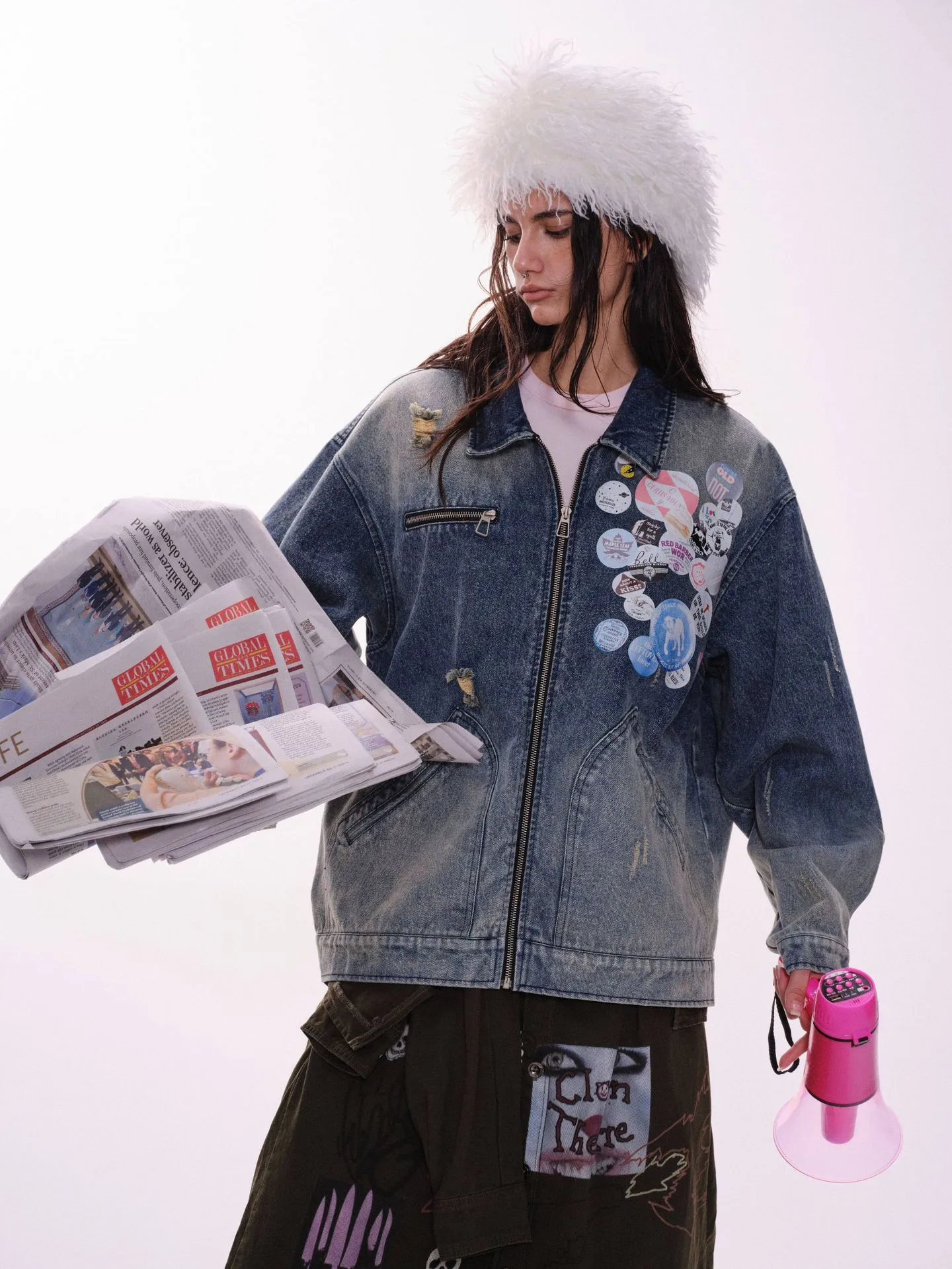 Jiayiku Tide Brand  Spring New American Retro Badge Design Gradient Wash Water Denim Jacket Coat display picture 4
