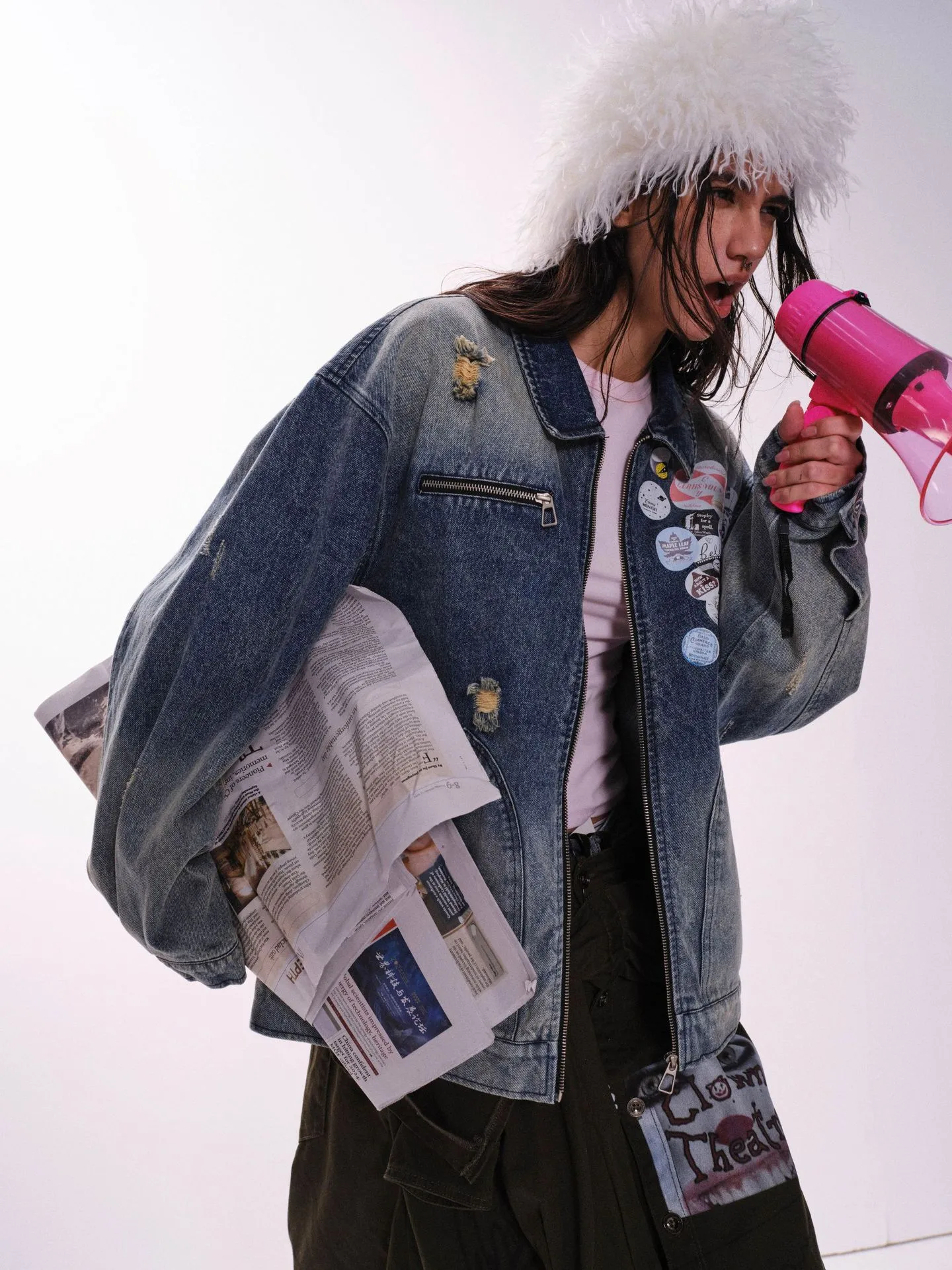 Jiayiku Tide Brand  Spring New American Retro Badge Design Gradient Wash Water Denim Jacket Coat display picture 6