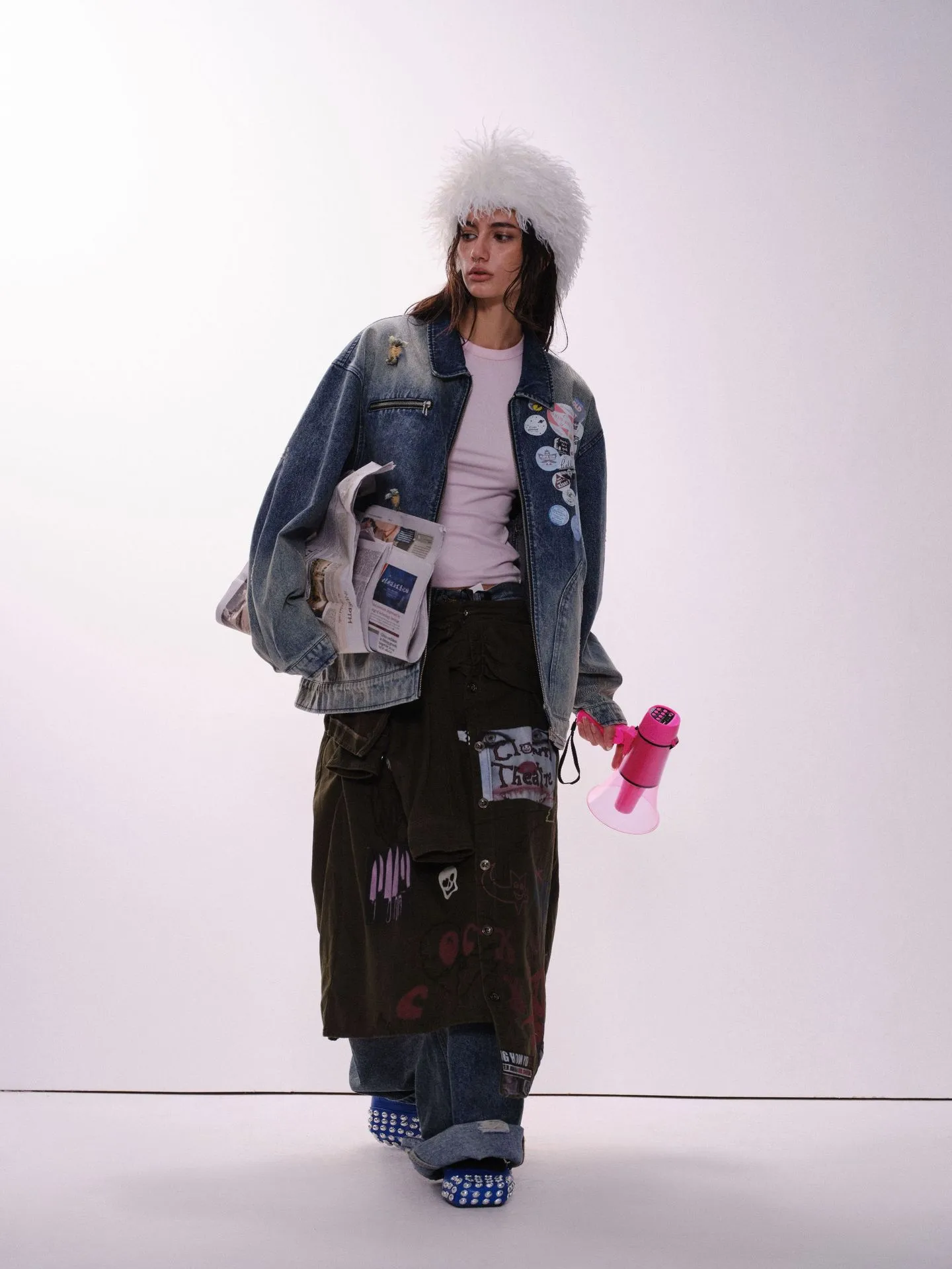 Jiayiku Tide Brand  Spring New American Retro Badge Design Gradient Wash Water Denim Jacket Coat display picture 8