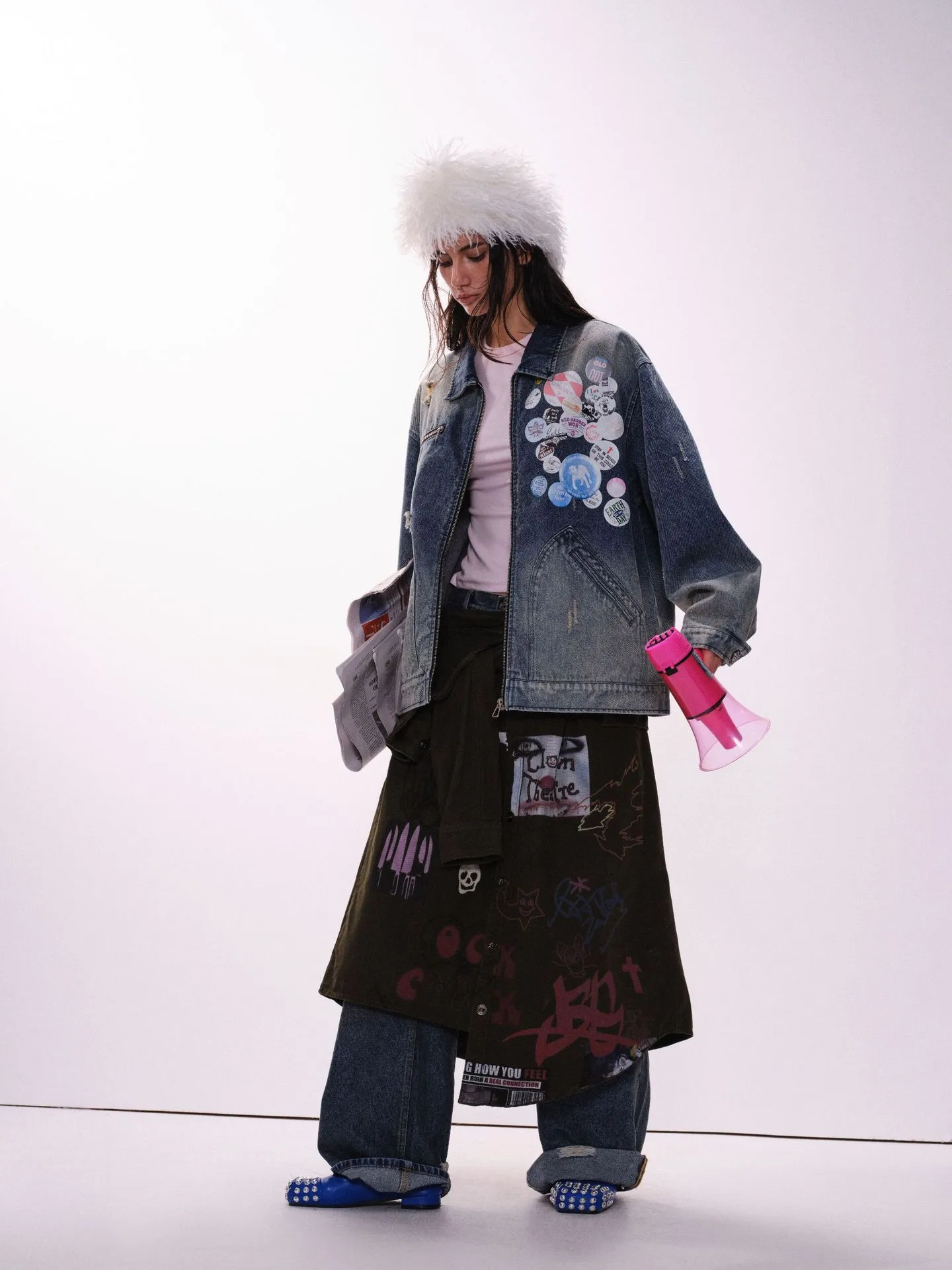 Jiayiku Tide Brand  Spring New American Retro Badge Design Gradient Wash Water Denim Jacket Coat display picture 9