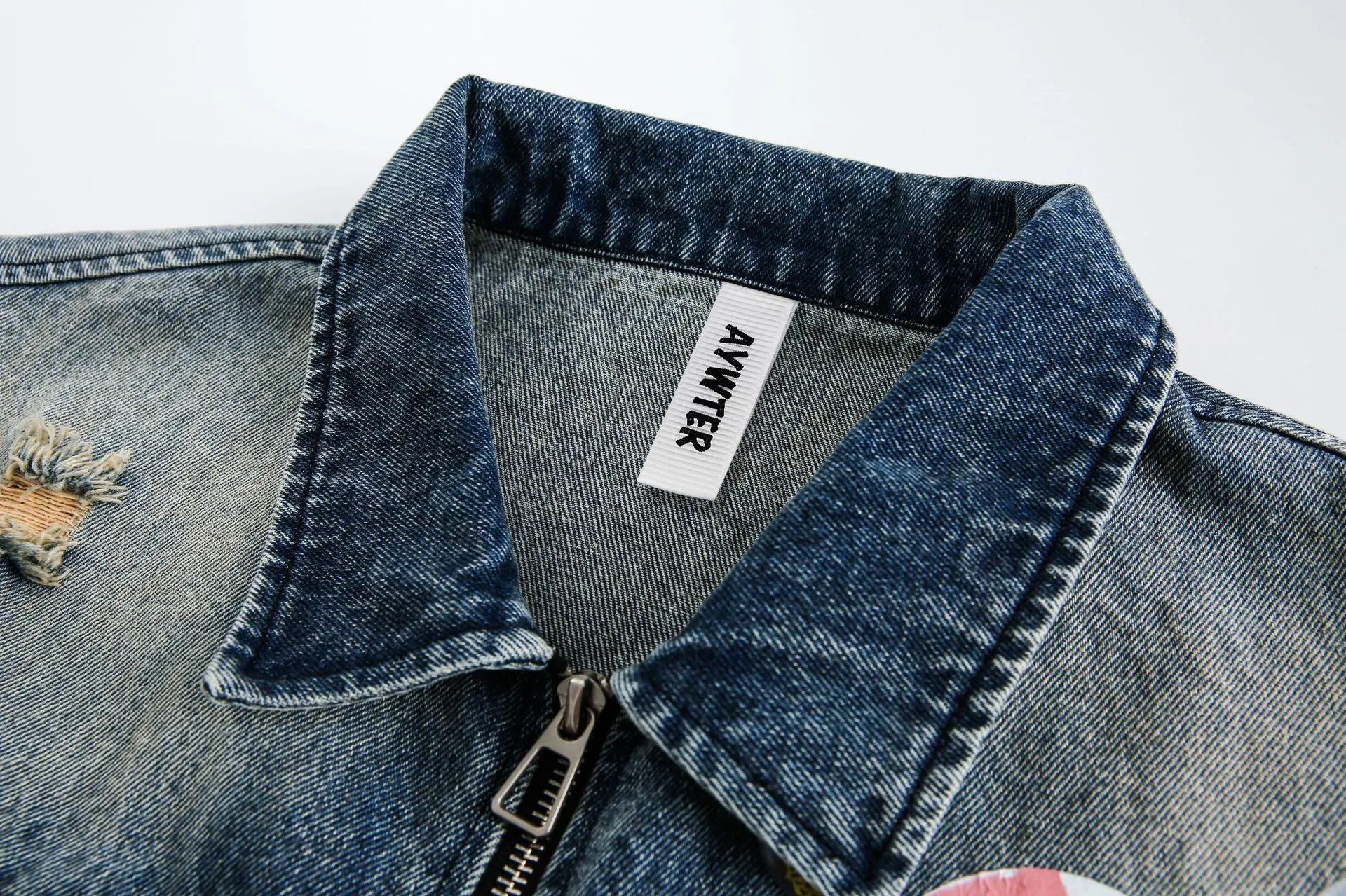 Jiayiku Tide Brand  Spring New American Retro Badge Design Gradient Wash Water Denim Jacket Coat display picture 14