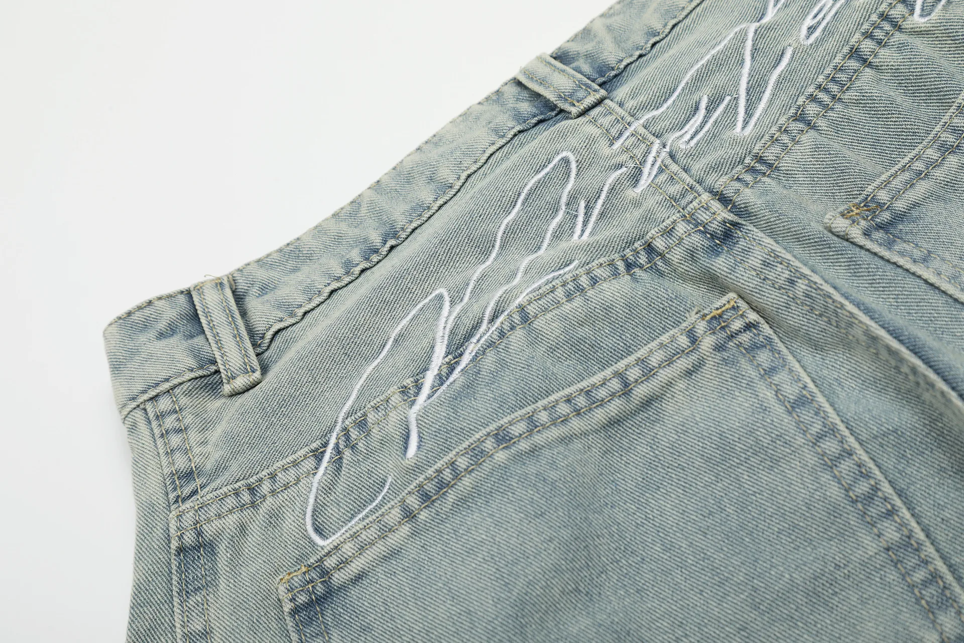 Jiayiku Fashion Brand  American Vintage Vibe Personalized Stitching Washed Jeans Men's And Women's Wide Leg Machete Trousers display picture 21