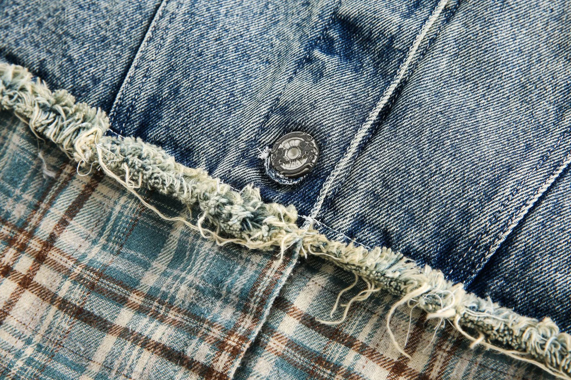 Jiayiku Men's  Spring New American Retro Stitching Plaid Wash Denim Jacket Fake Two-Piece Jacket display picture 27