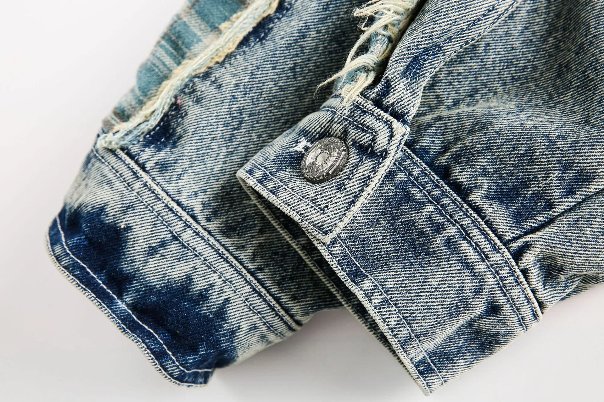 Jiayiku Men's  Spring New American Retro Stitching Plaid Wash Denim Jacket Fake Two-Piece Jacket display picture 31