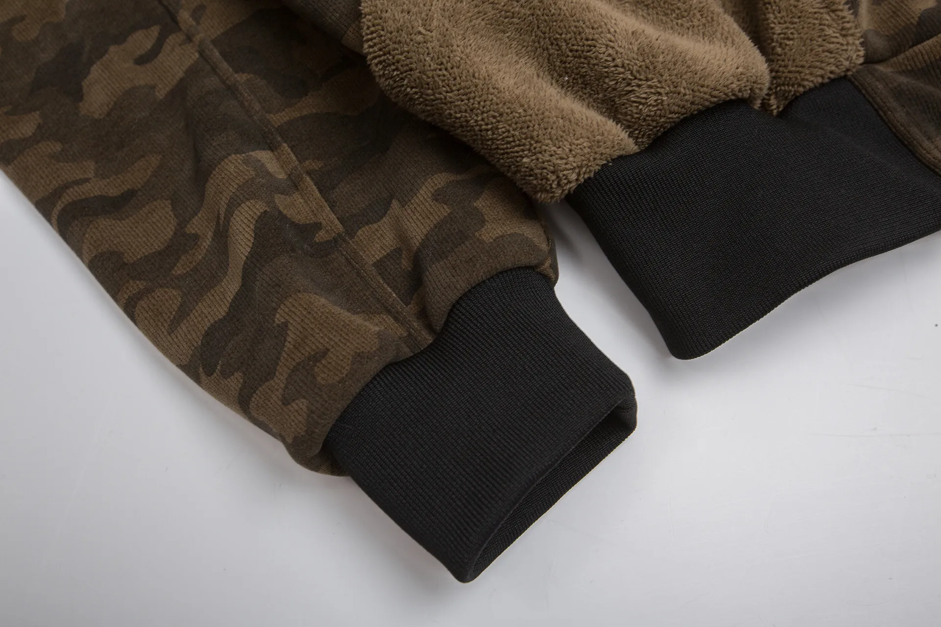 Jiayiku Men's  New Winter Camouflage Cotton-padded Coat Coat American Trendy Contrast Color Stitching Plus Fluffy Collar Cotton-padded Coat display picture 11